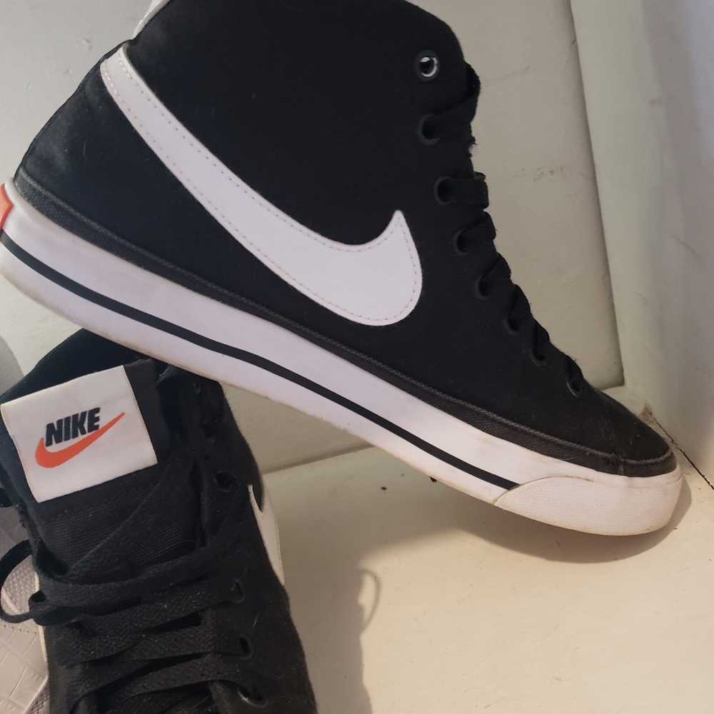 NIKE WOMENS CANVAS BLAZERS